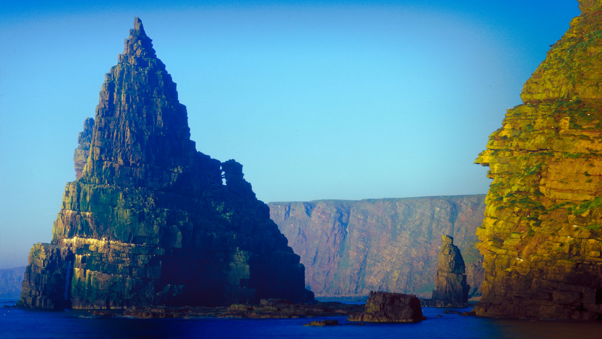 Duncansby Stacks | Ian McLaren Wallace